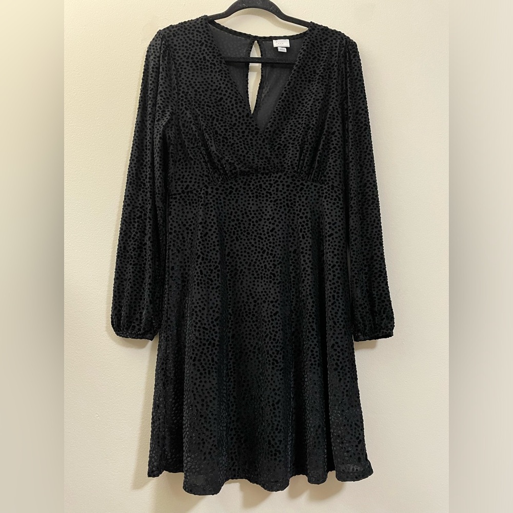 A New Day V-Neck Velvety Dress in Black - M